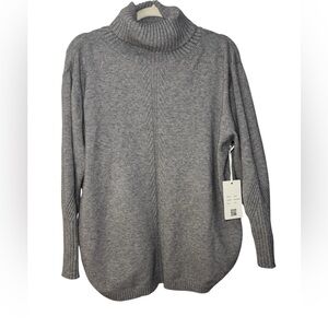 Cielo Gray Turtleneck Sweater with Relaxed Fit